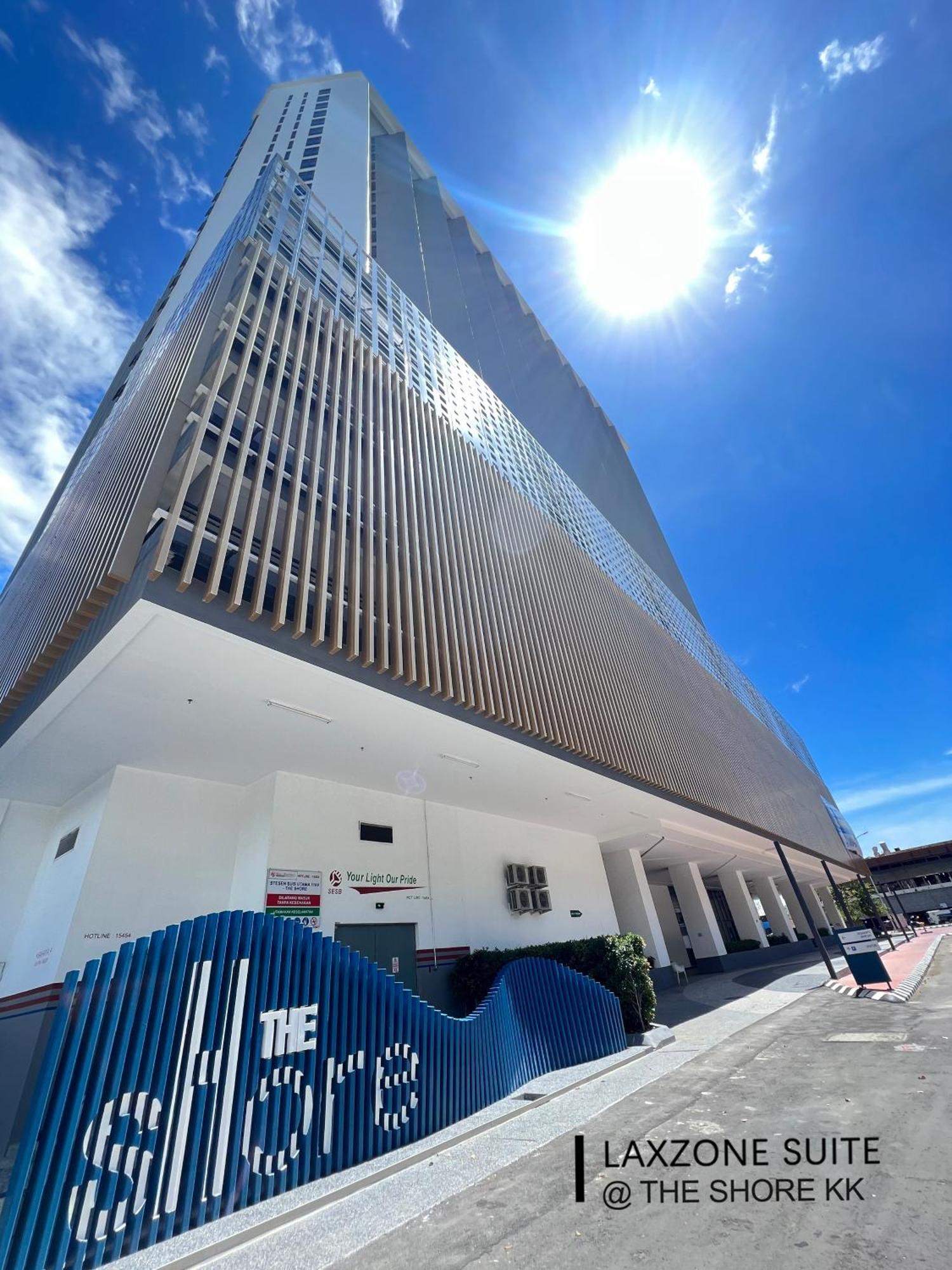 The Shore Cbd Kota Kinabalu By Laxzone Suite Exteriér fotografie