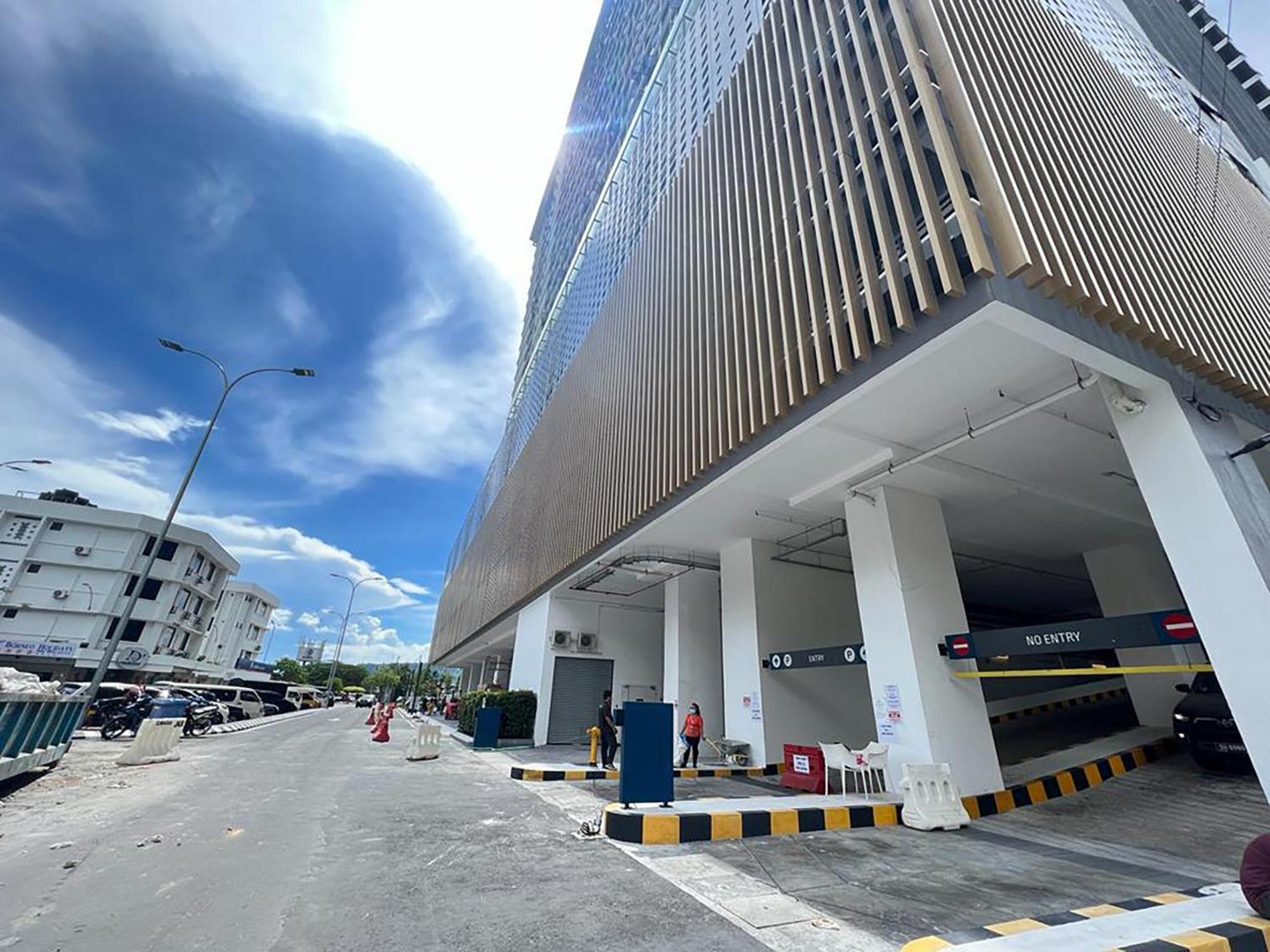 The Shore Cbd Kota Kinabalu By Laxzone Suite Exteriér fotografie