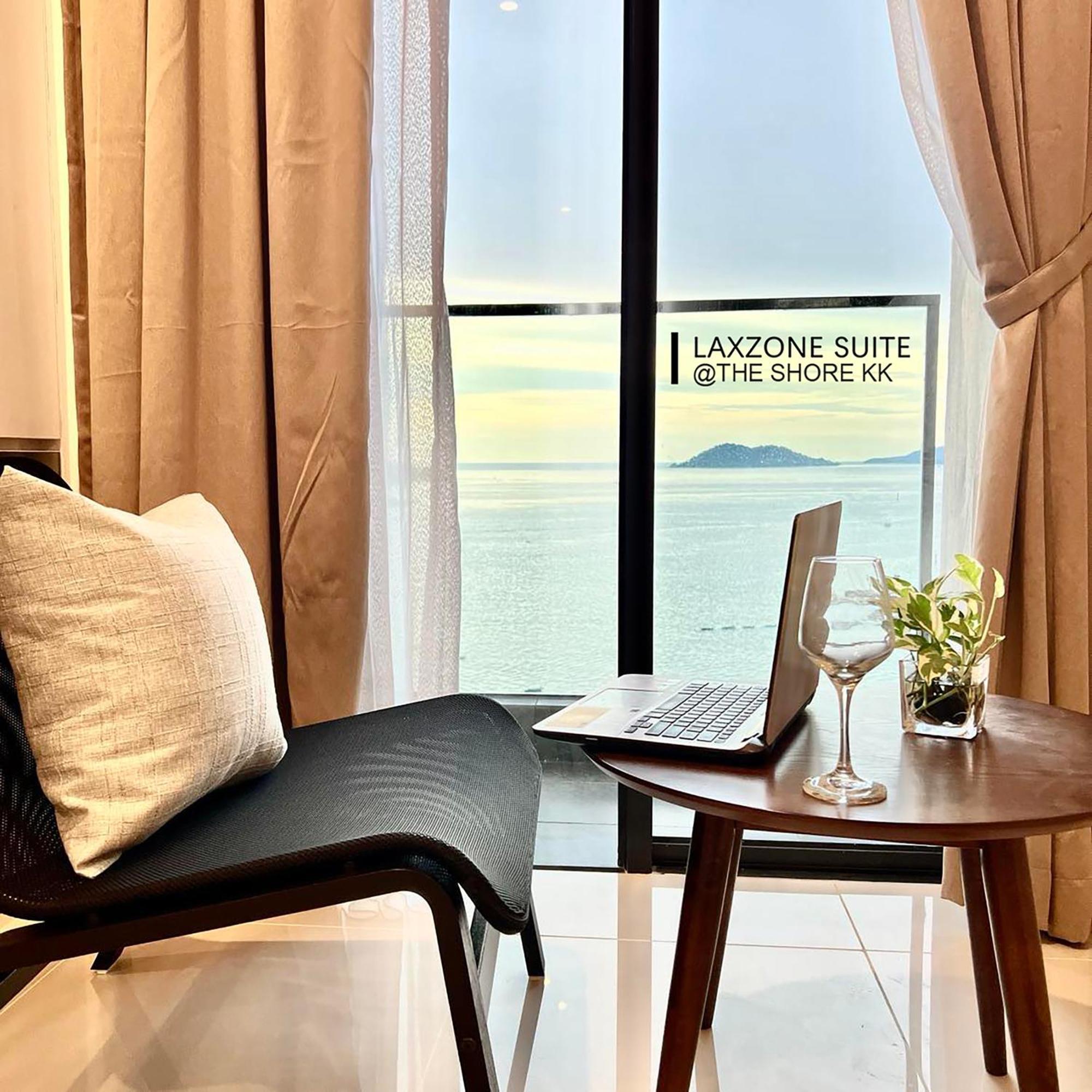 The Shore Cbd Kota Kinabalu By Laxzone Suite Exteriér fotografie