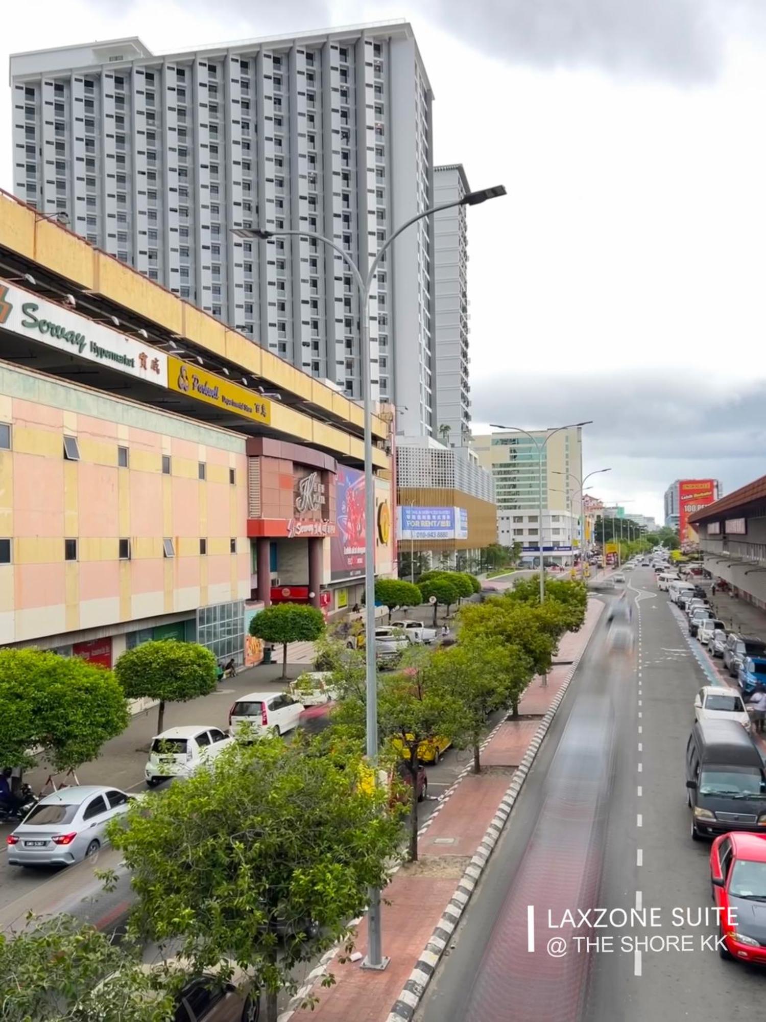 The Shore Cbd Kota Kinabalu By Laxzone Suite Exteriér fotografie