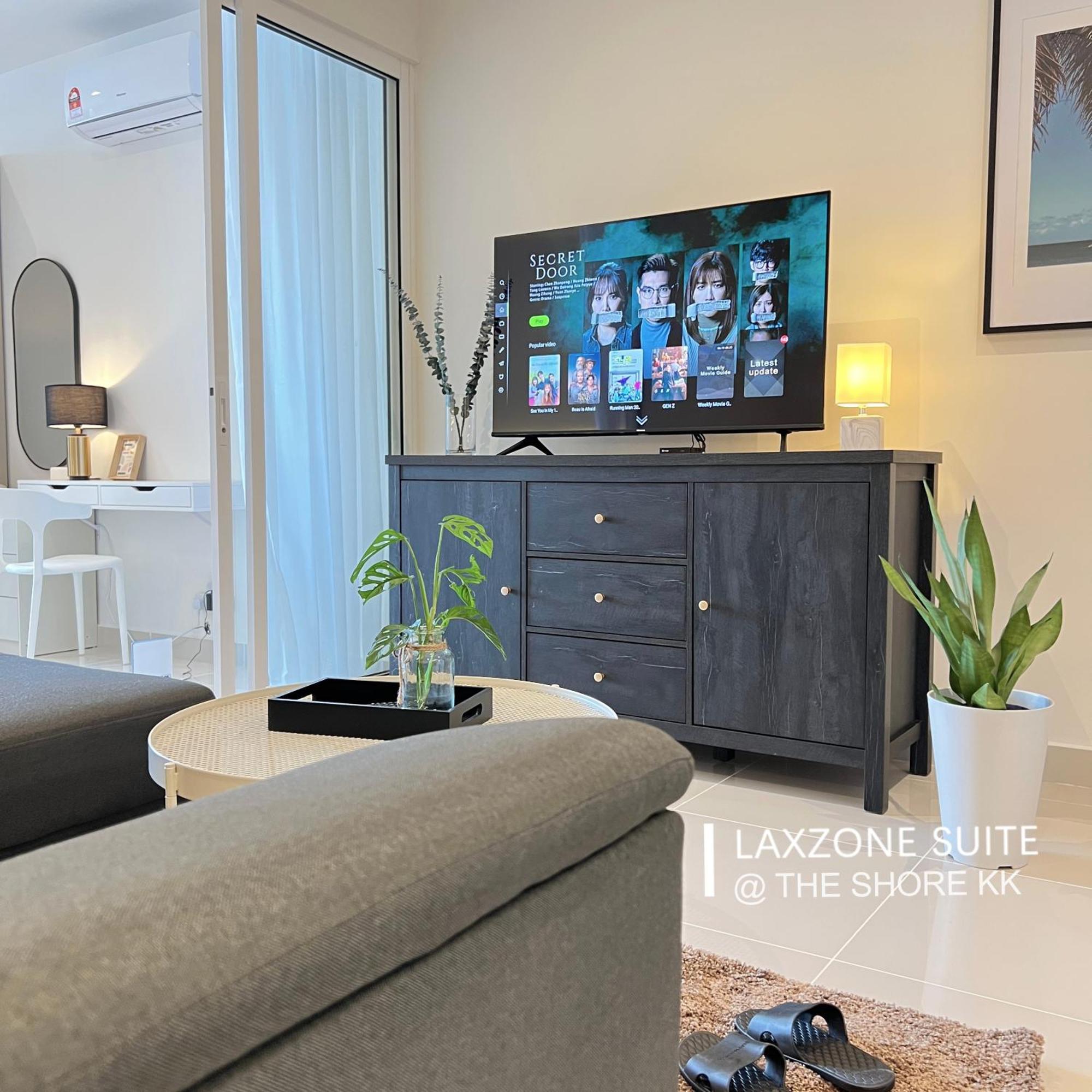 The Shore Cbd Kota Kinabalu By Laxzone Suite Exteriér fotografie