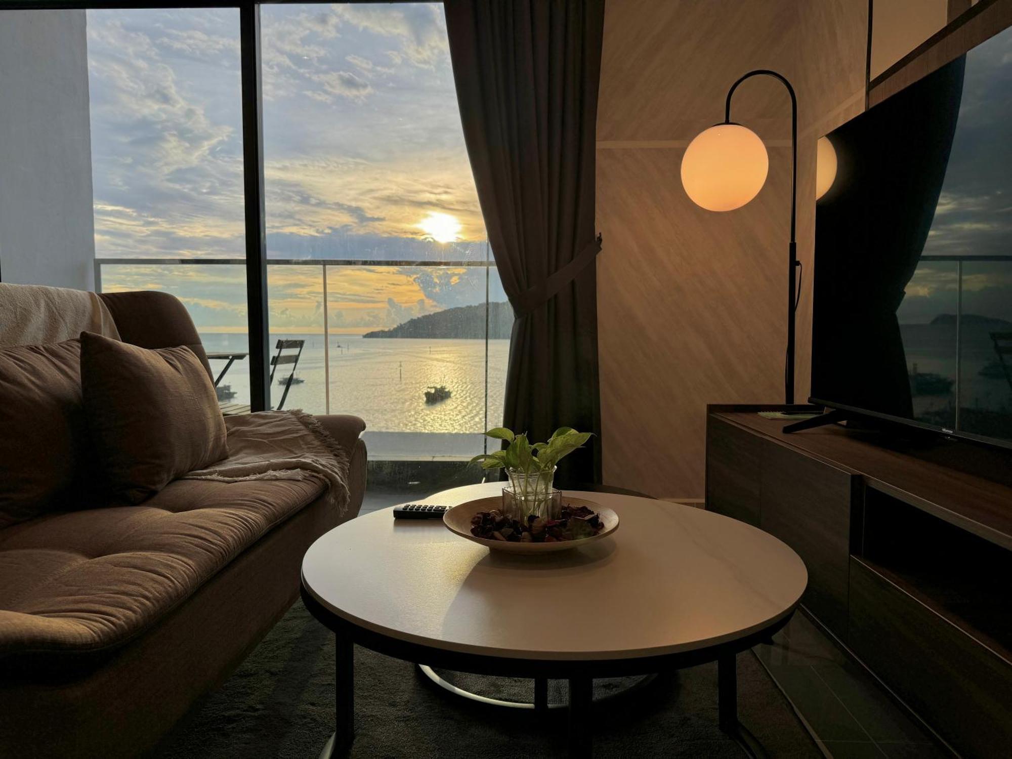 The Shore Cbd Kota Kinabalu By Laxzone Suite Exteriér fotografie