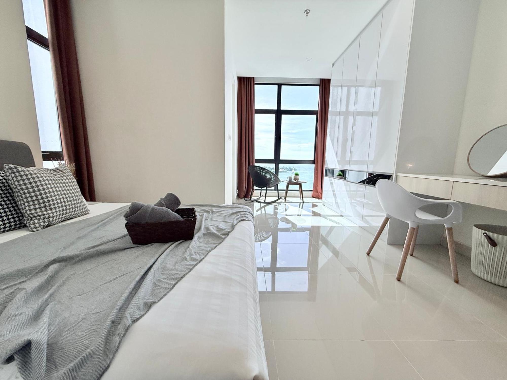 The Shore Cbd Kota Kinabalu By Laxzone Suite Exteriér fotografie