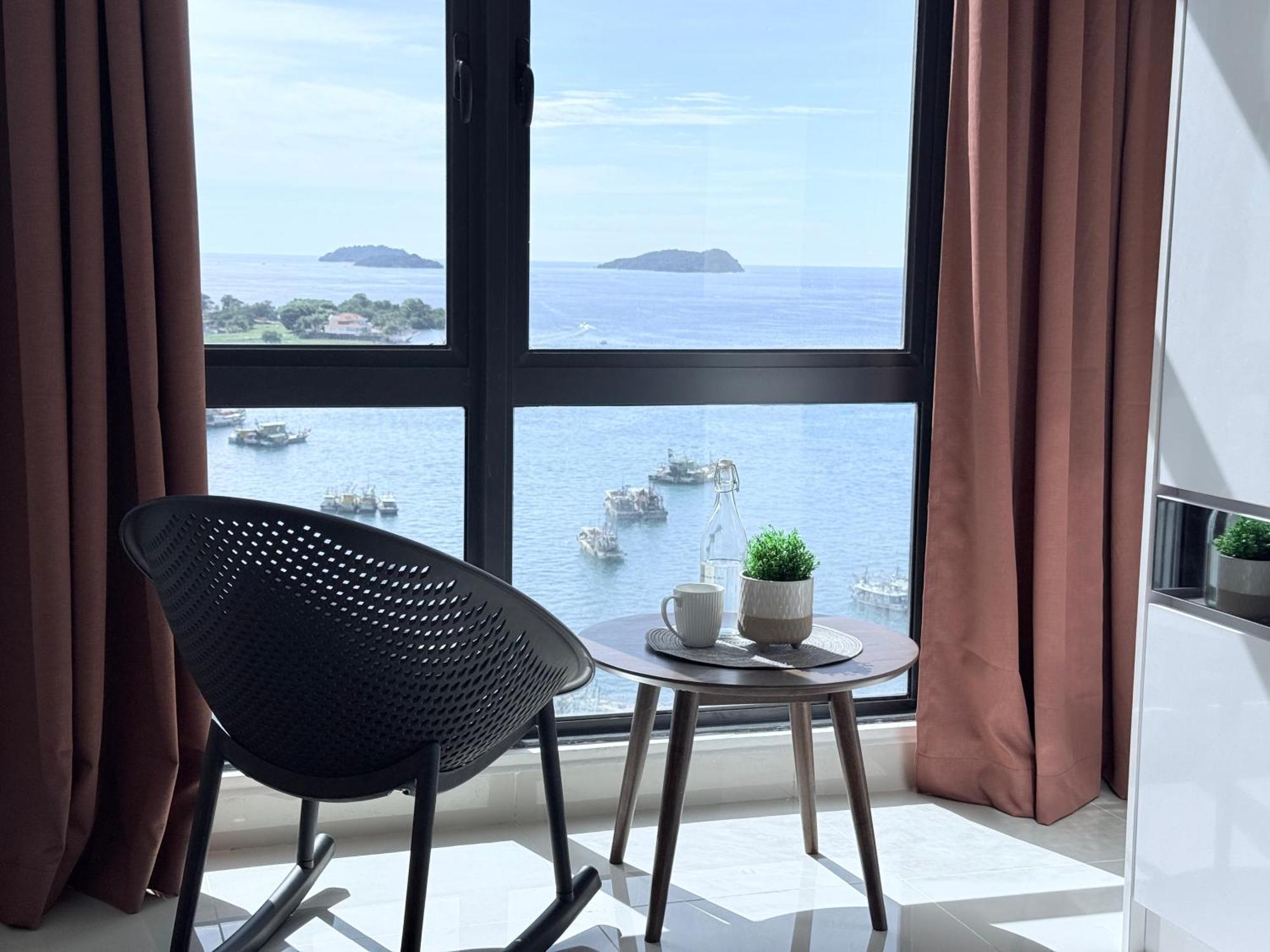 The Shore Cbd Kota Kinabalu By Laxzone Suite Exteriér fotografie