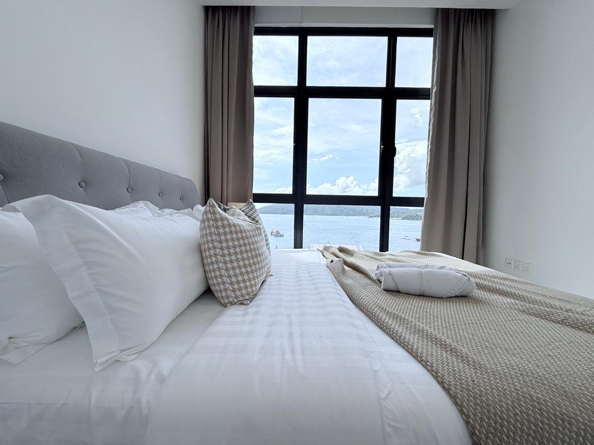 The Shore Cbd Kota Kinabalu By Laxzone Suite Exteriér fotografie